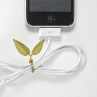 leaf-tie-kabelbinder-am-iPhone