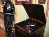 Phonograph